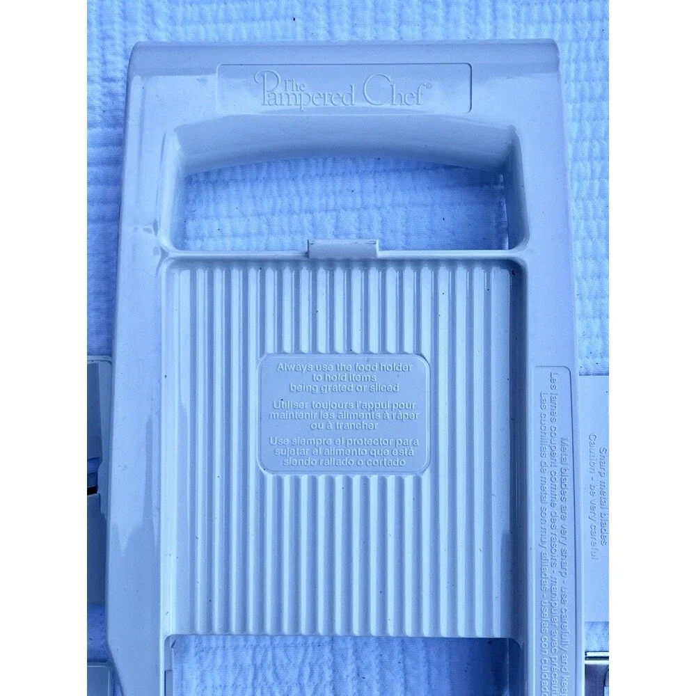 Pampered Chef Mandoline Slicer With 4 Blades No Finger